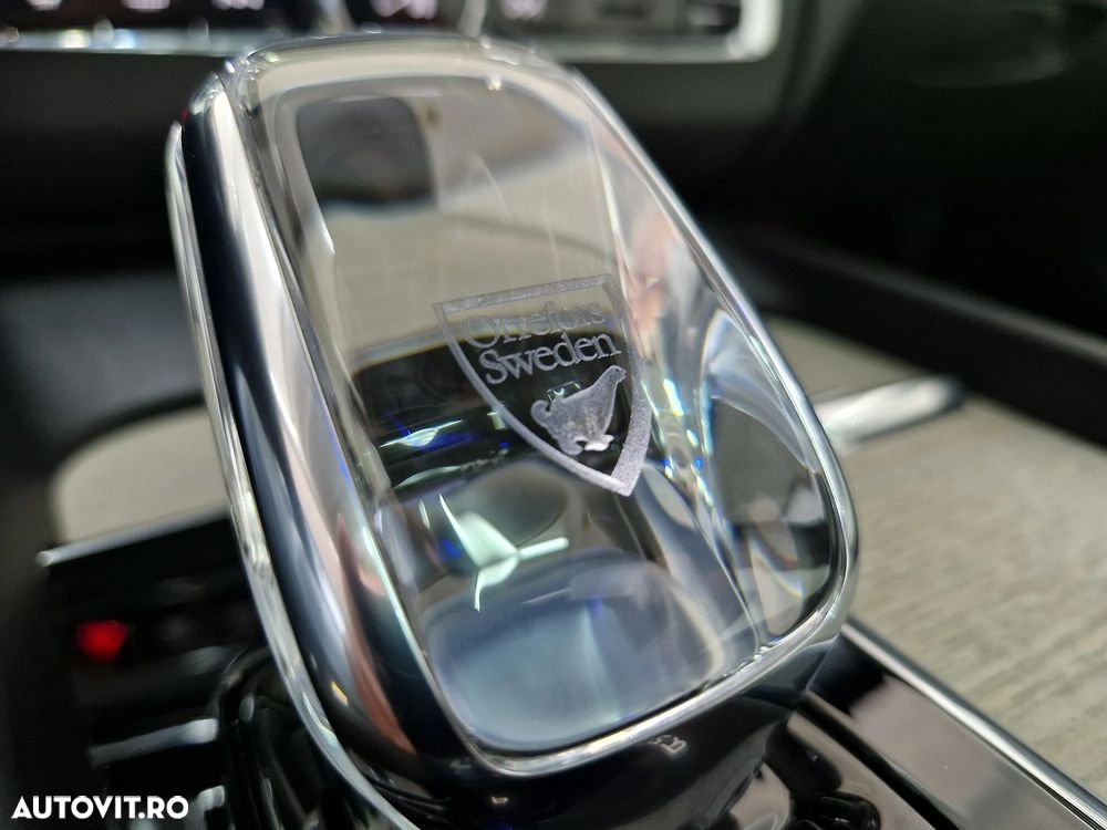 Volvo XC 60 B4 MHEV AWD Inscription - 25