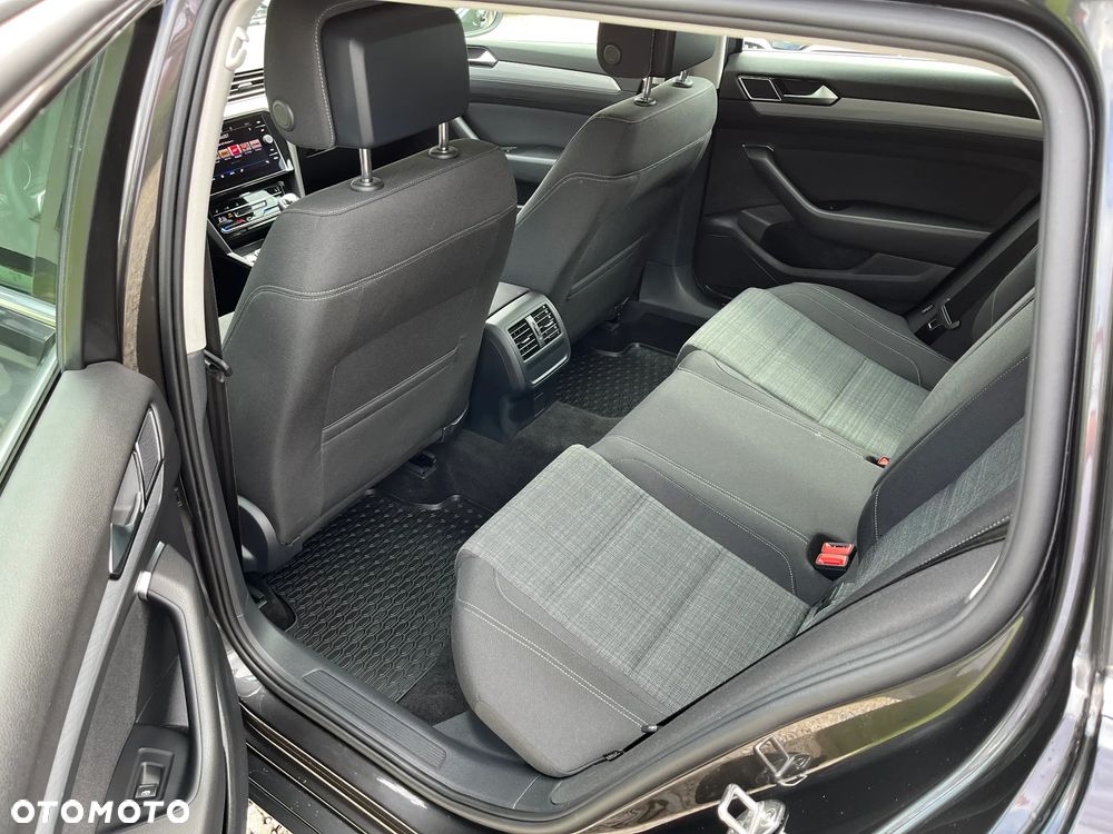 Volkswagen Passat Variant 2.0 TDI EVO Business - 6