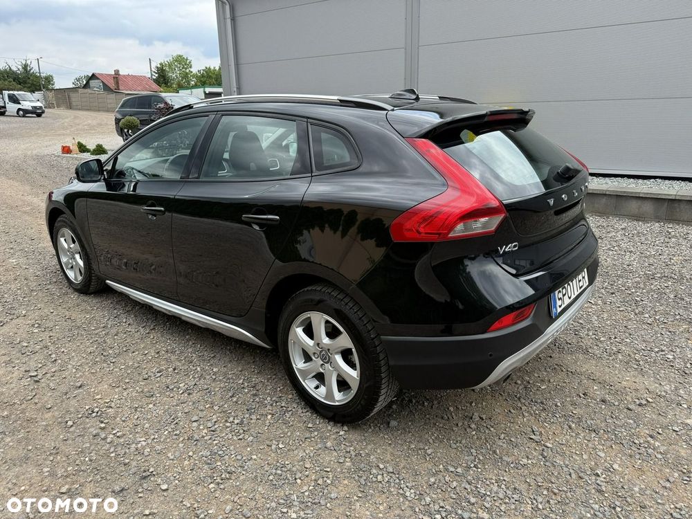 Volvo V40 Cross Country - 8