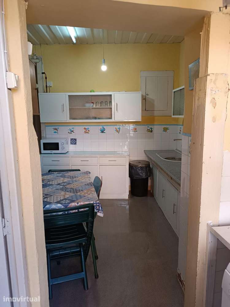 Quarto - localizado em Montarroio Coimbra - Grande imagem: 5/22