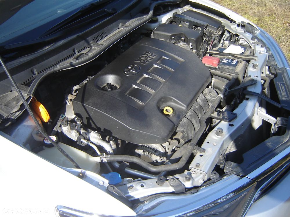 Toyota Auris 1.6 Premium - 14
