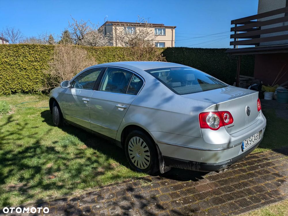 Volkswagen Passat 2.0 TDI Comfortline DSG - 4