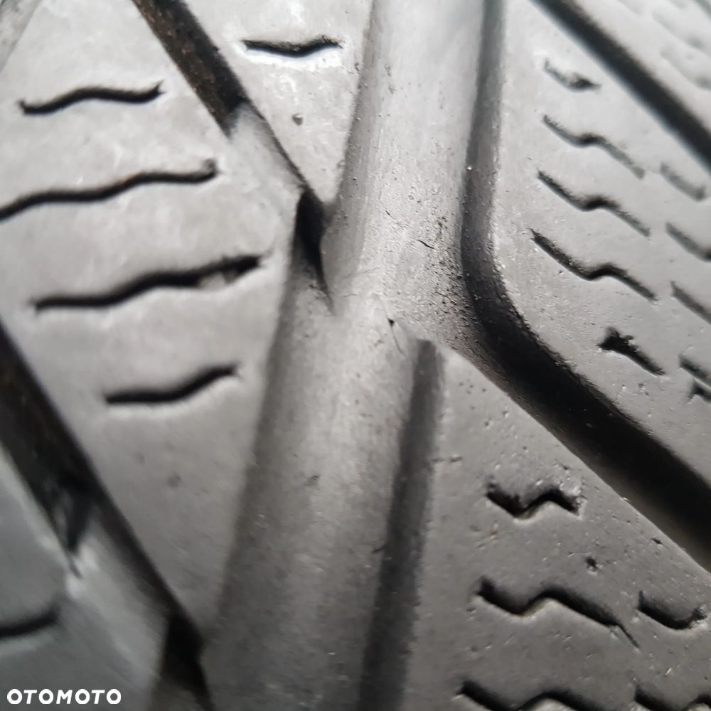 2x 245/45R19 Pirelli SottoZero 3 RSC Para opon zimowych Poznań - 2