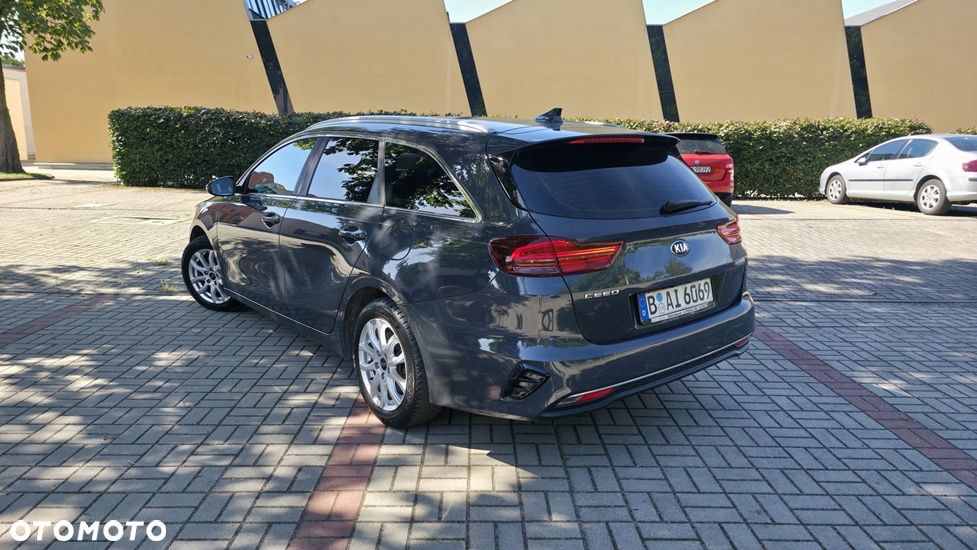 Kia Ceed 1.6 CRDi mHEV Business Line DCT - 12