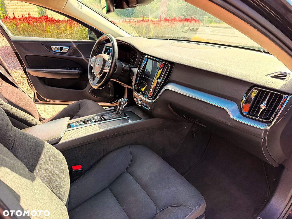 Volvo V60 D4 Geartronic Momentum - 24