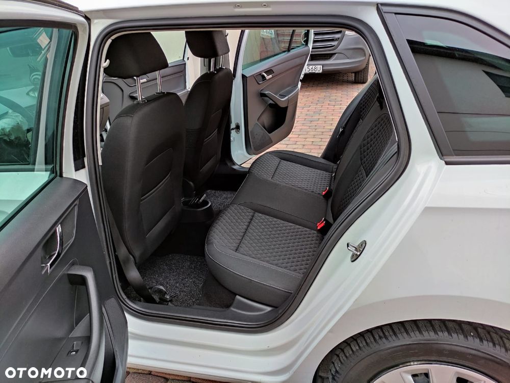Skoda RAPID Spb 1.2 TSI Drive - 25