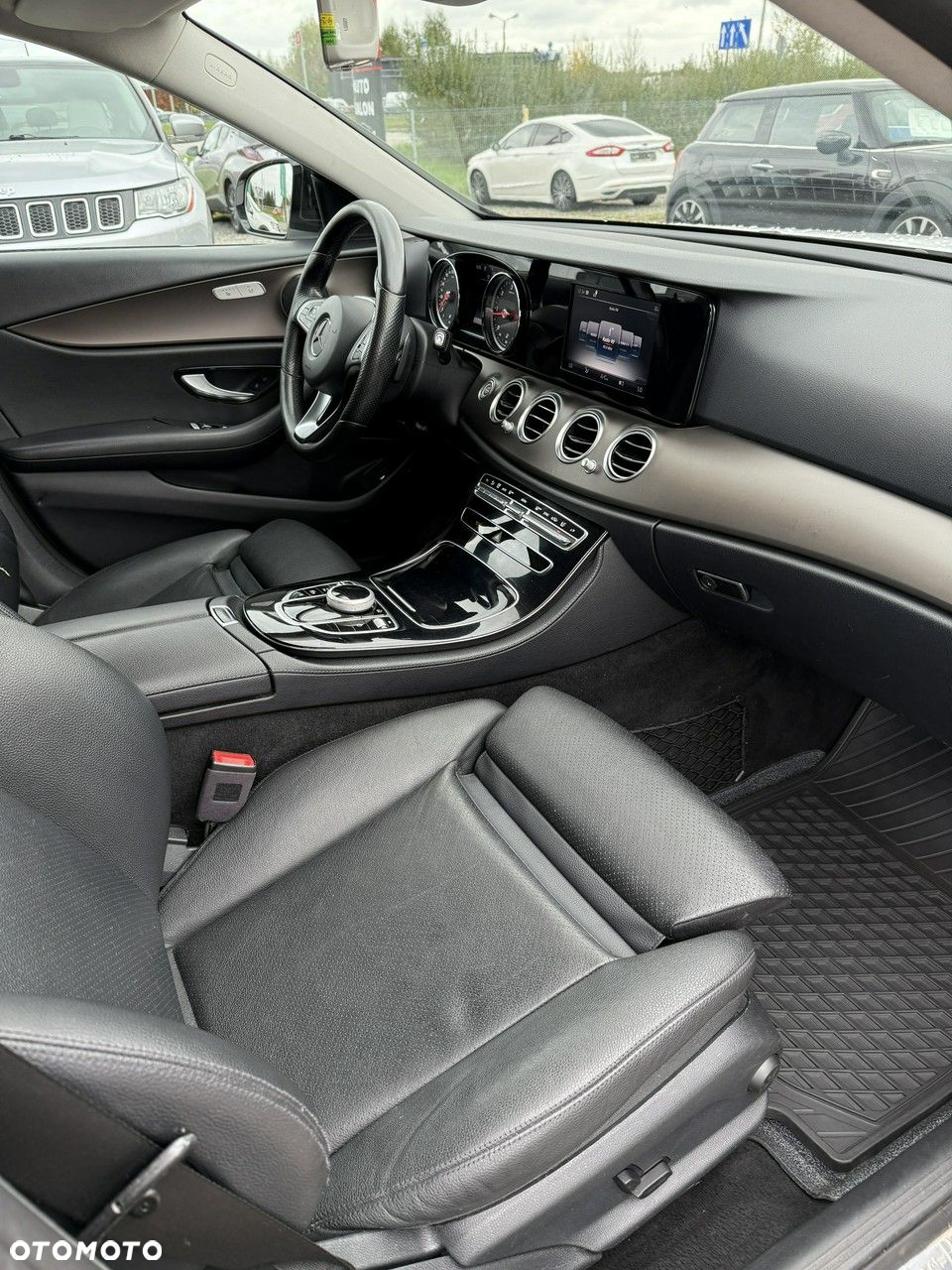 Mercedes-Benz Klasa E 200 d 9G-TRONIC - 18