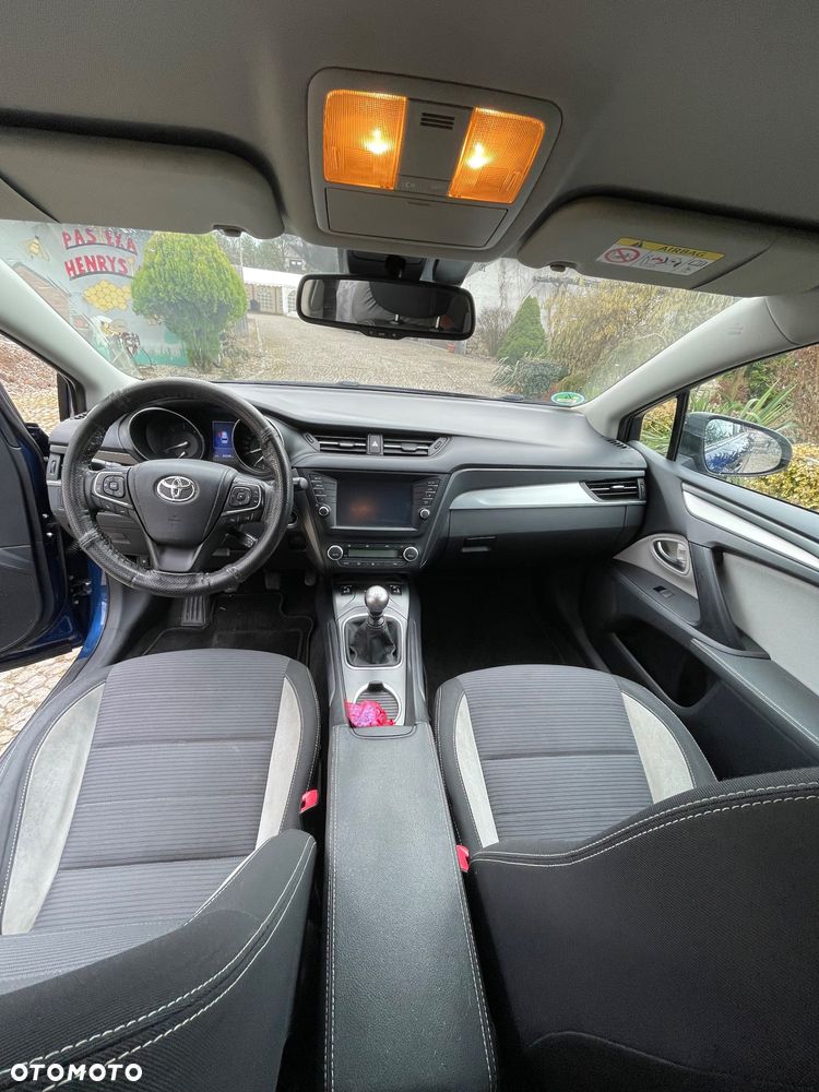 Toyota Avensis - 4