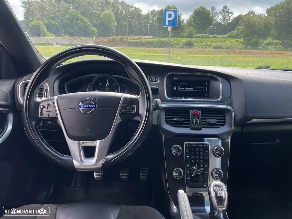 Volvo V40 1.6 D2 R-Design - 3