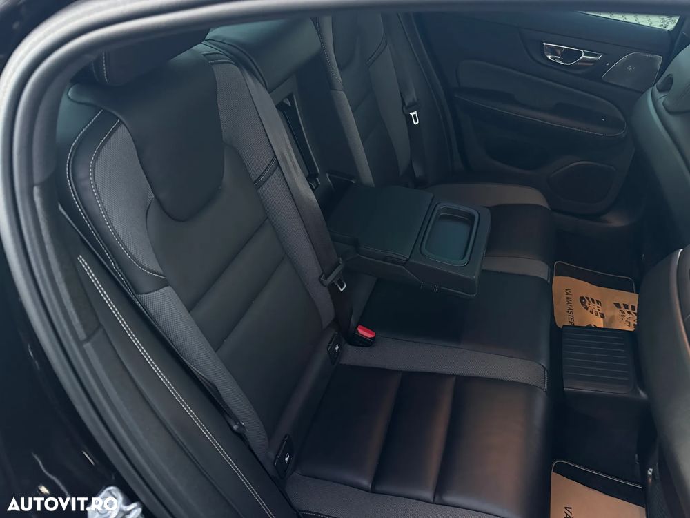 Volvo S60 T8 Recharge AWD Geartronic RDesign - 28