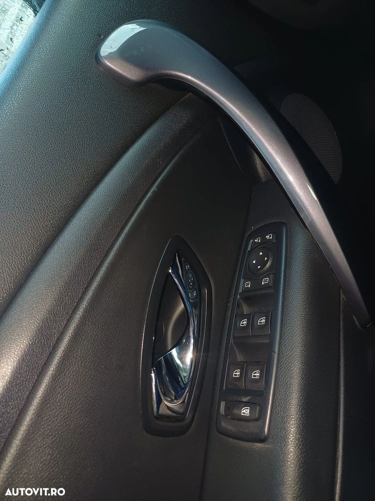 Renault Megane dCi 95 FAP Paris - 4