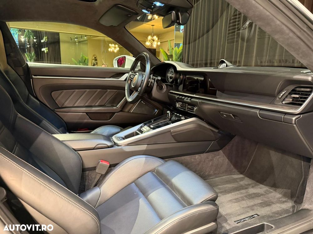 Porsche 911-TURBO-S - 25