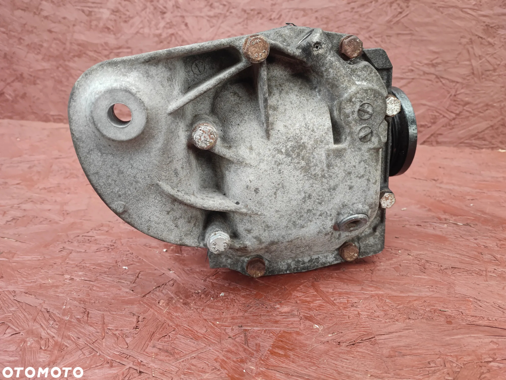 BMW E81 / E82 / E88 / E90LCI / E91 / E92 / E93 ORYGINALNY DYFERENCJAŁ TYŁ / DYFER TYŁ O PRZEŁOŻENIU 3.15 DO SILNIKÓW GAMY N47 ( N47D20 ) POD SKRZYNIĘ AUTOMAT O NR. 33 10 7 591 017 / 33 10 7 572 805 / 33 10 7 591 016 / 33 10 7 572 804 OEM W BARDZO DOBRYM STANIE - 17