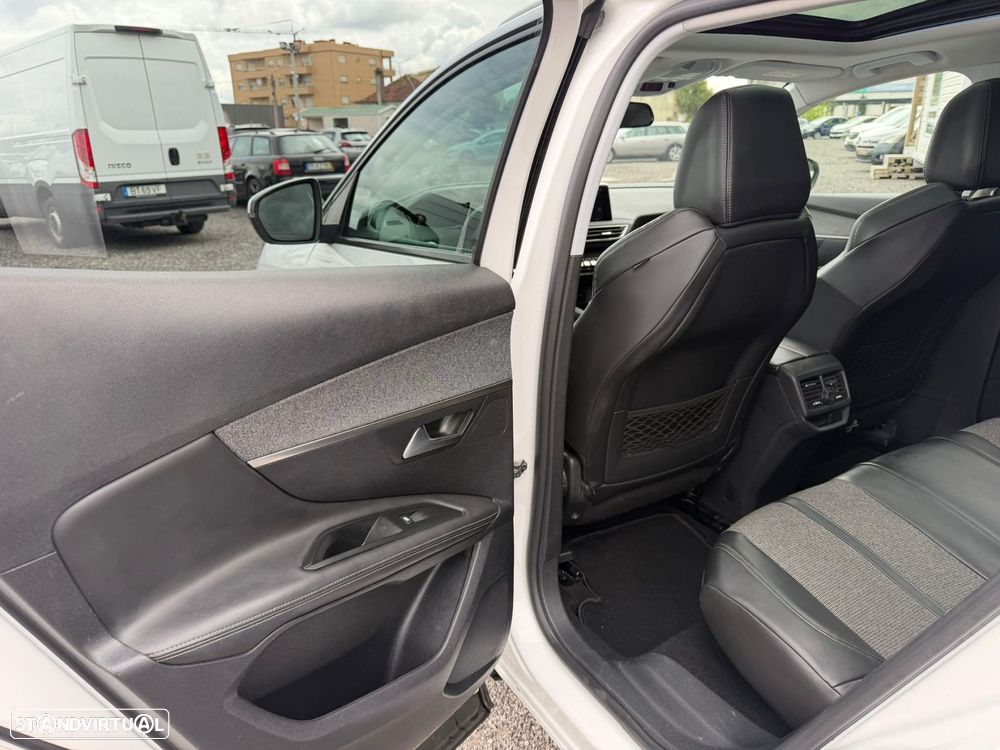 Peugeot 3008 1.2 PureTech Allure - 17