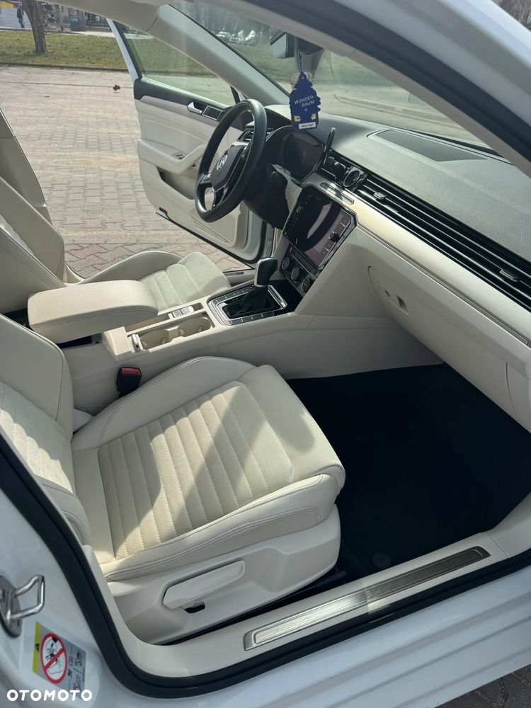 Volkswagen Passat 2.0 TDI SCR Highline DSG - 11