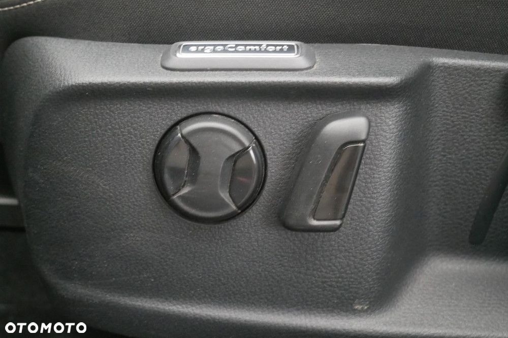 Volkswagen Passat Variant 1.5 TSI EVO Business DSG - 26