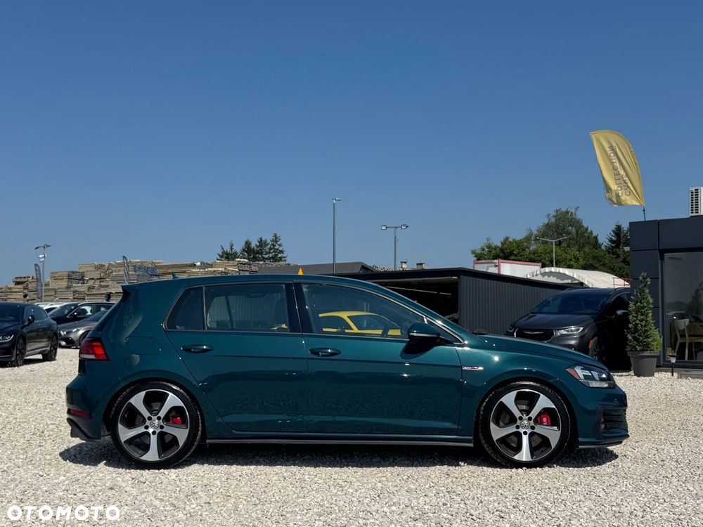Volkswagen Golf - 4