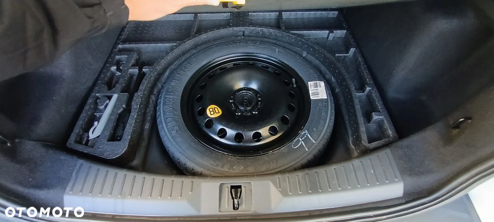 Ford Kuga 2.0 TDCi 4x4 Titanium - 27