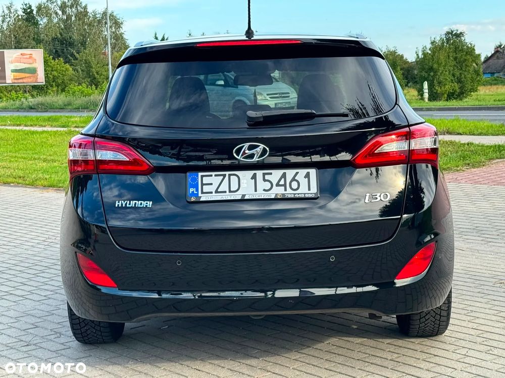 Hyundai i30 blue Kombi 1.6 CRDi DCT Passion - 12