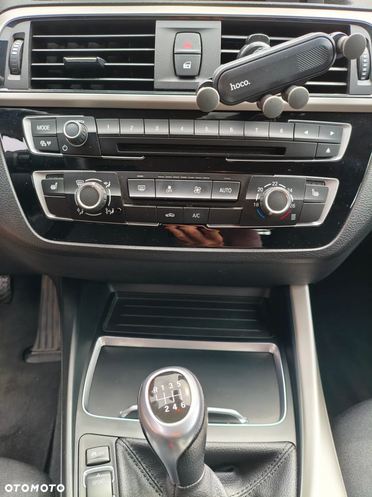 BMW Seria 1 - 21