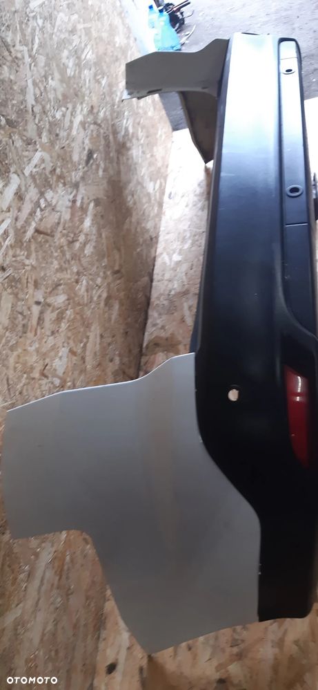 Zderzak tylny z belką Ford Focus mk3 kod lakieru 5F - 3