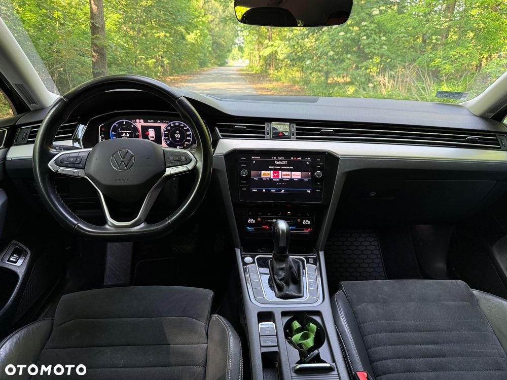 Volkswagen Passat - 12