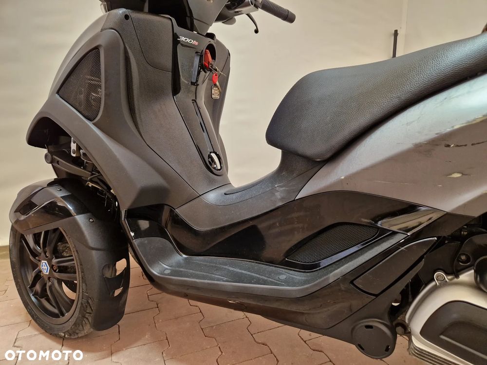 Piaggio MP-3 - 30