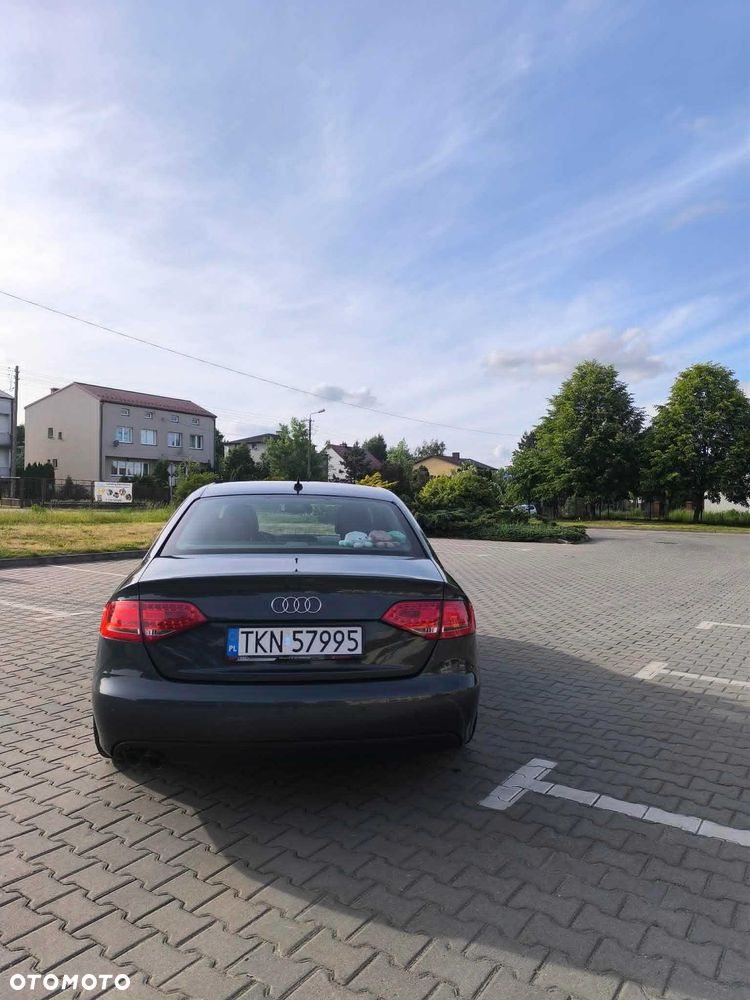 Audi A4 Limousine - 3
