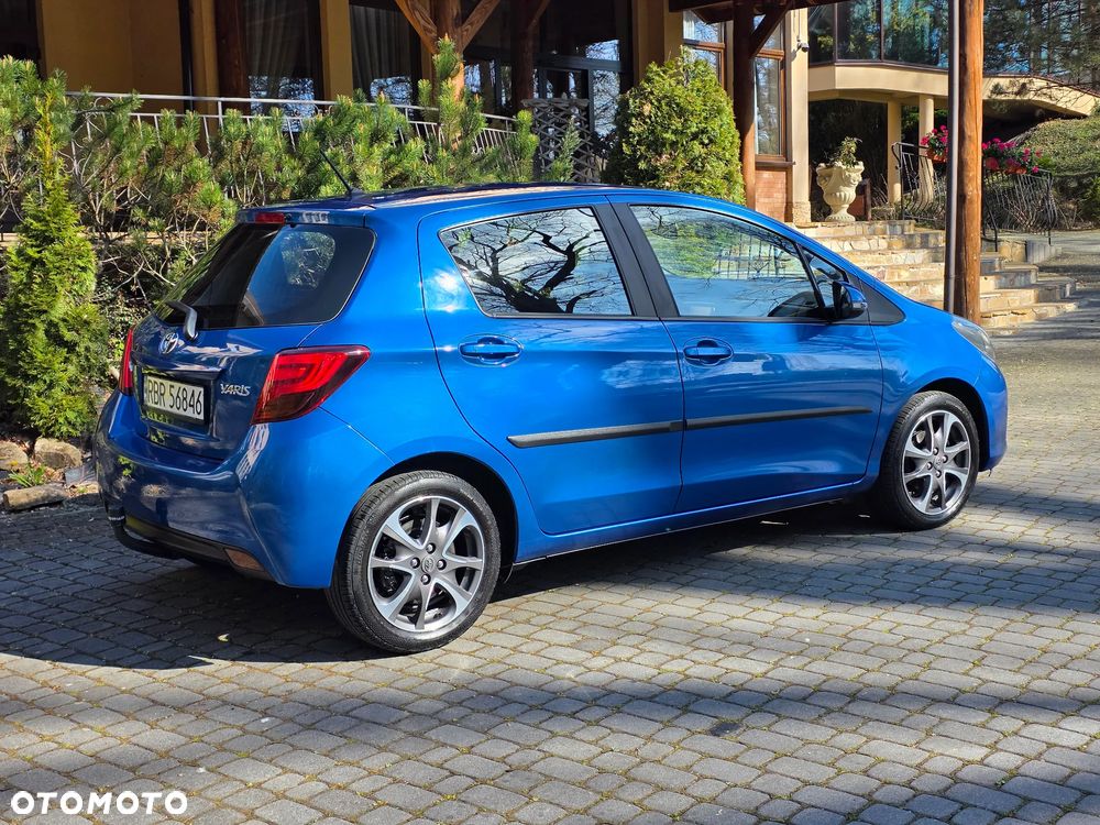 Toyota Yaris 1.33 VVT-i Executive - 27