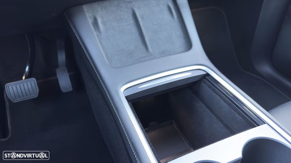 Tesla Model Y RWD - 36