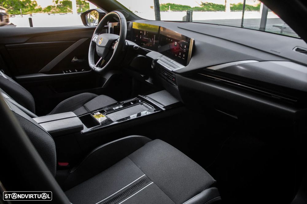 Opel Astra Sports Tourer 1.2 Turbo Auto GS Line - 23