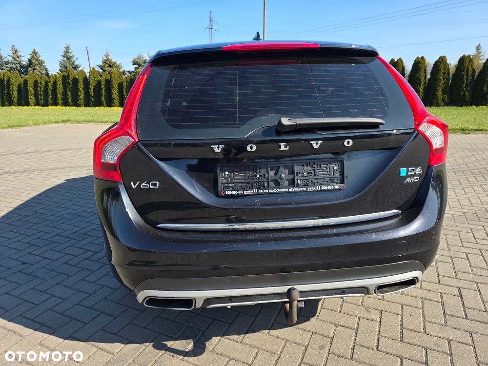 Volvo V60 D6 AWD Plug-in Hybrid R-Design Summum - 10
