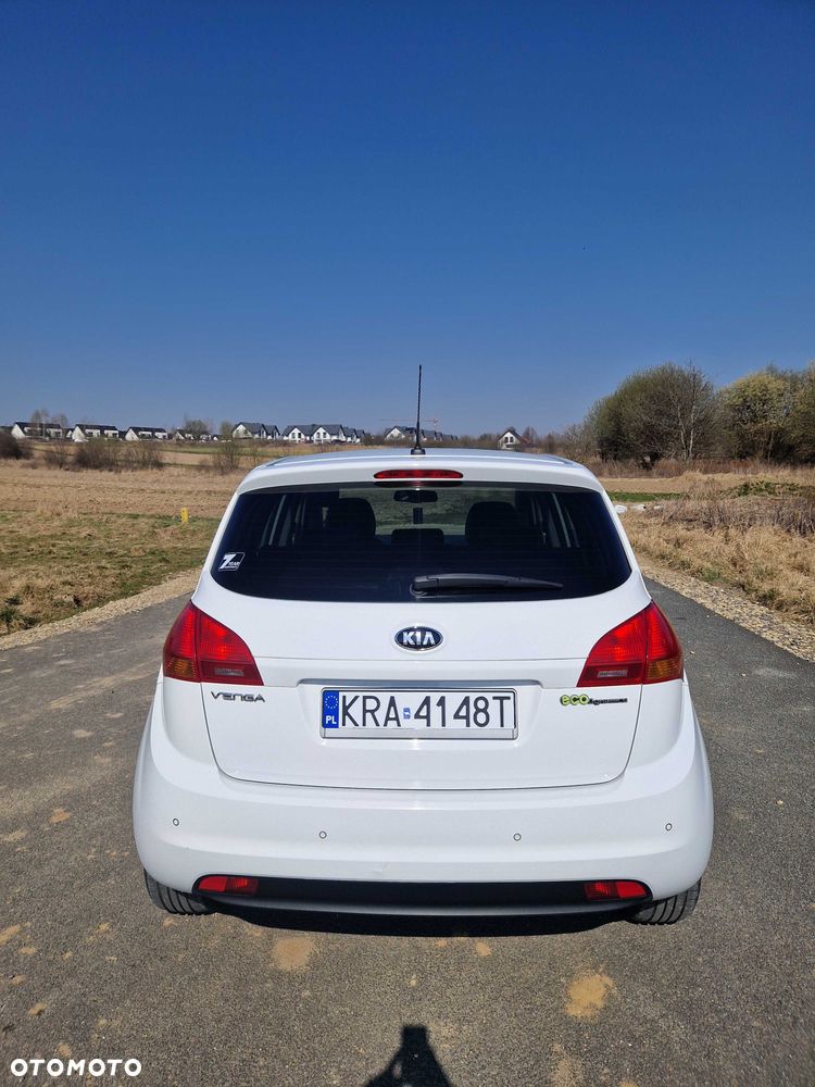 Kia Venga - 4