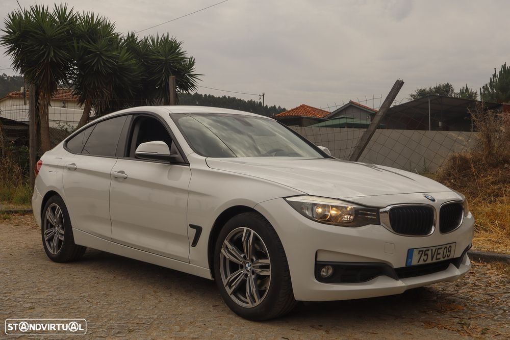 BMW 320 d xDrive Sport Line — fotografia 3
