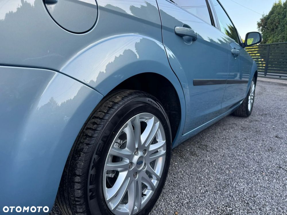 Ford Focus 1.8 Ghia - 26
