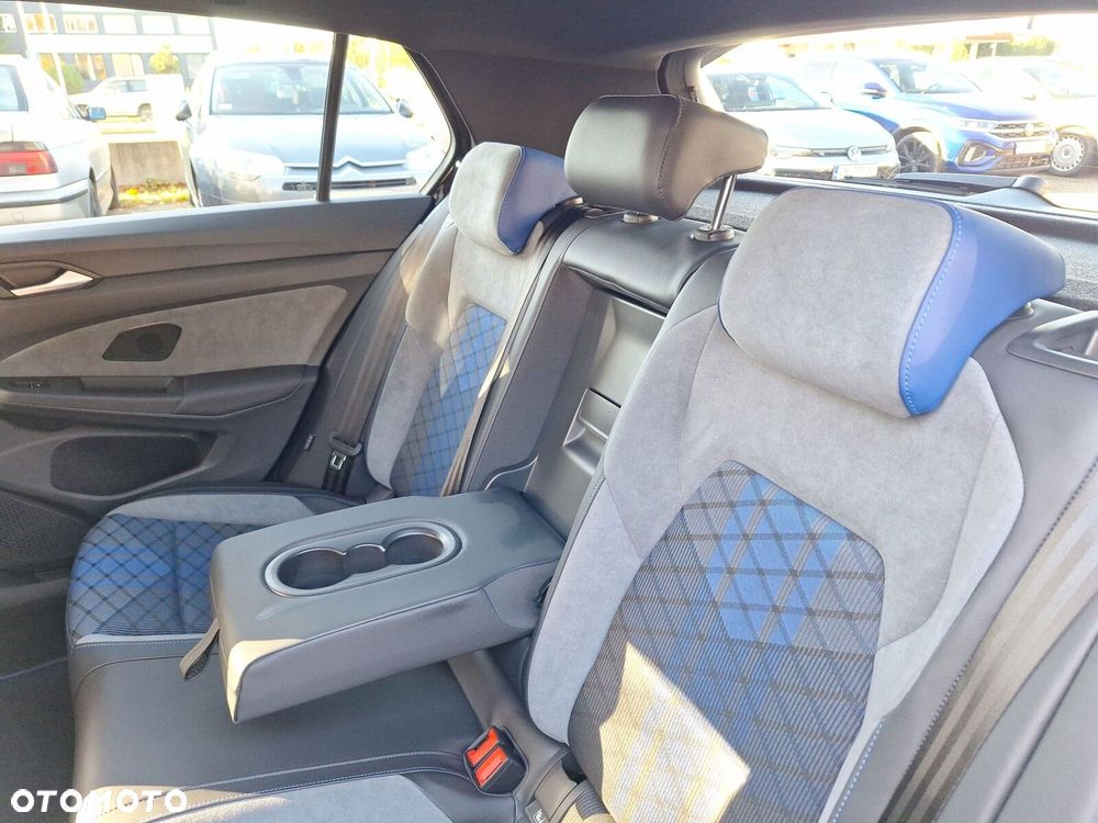 Volkswagen Golf - 16
