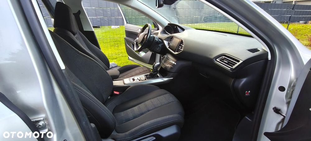 Peugeot 308 BlueHDi 150 EAT6 Stop & Start Allure - 19