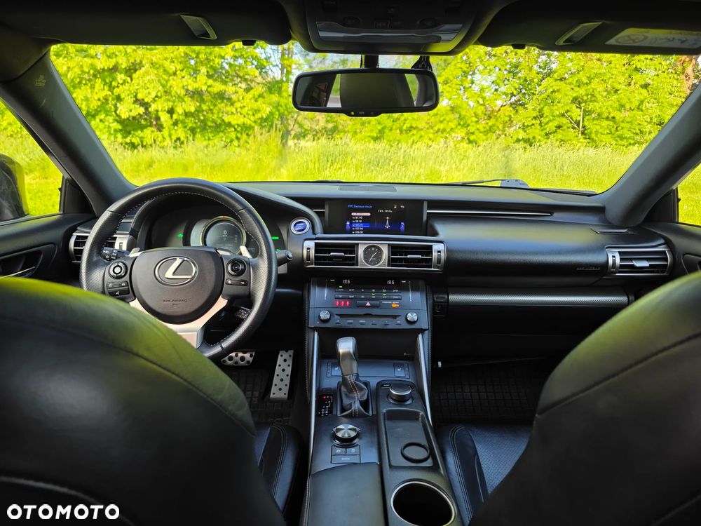 Lexus IS - 16