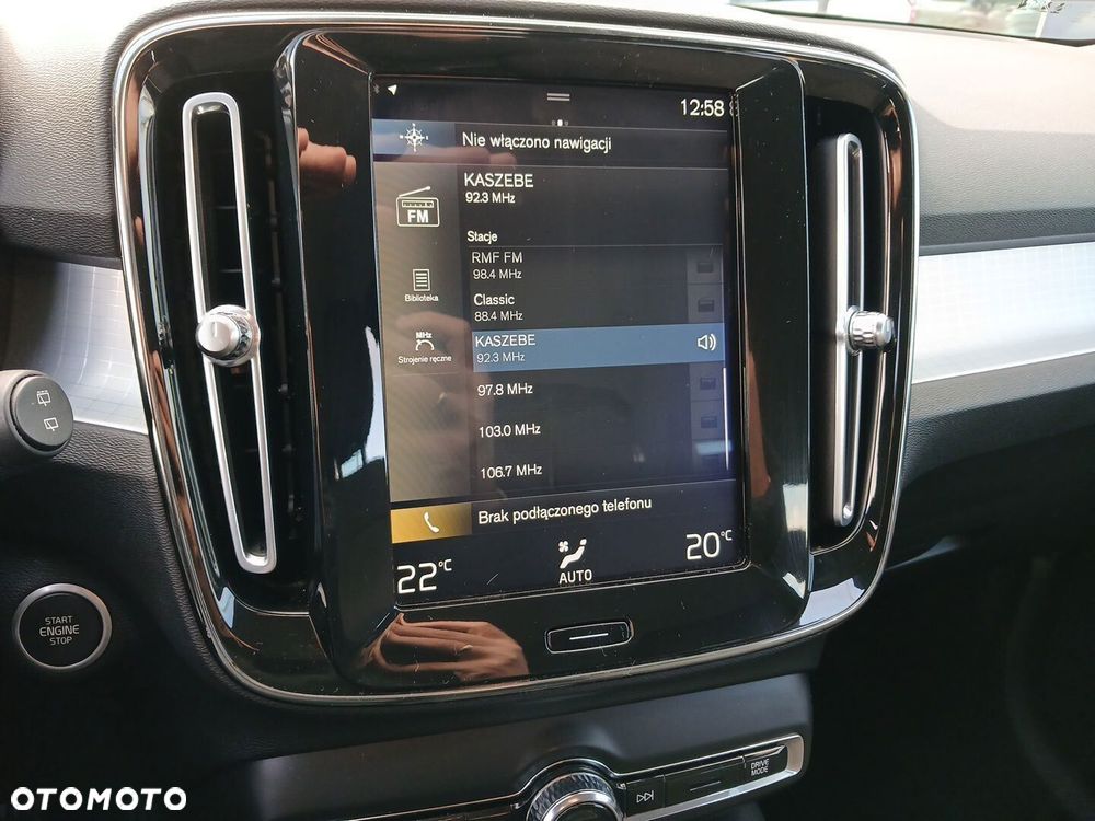 Volvo XC 40 T3 Momentum - 21