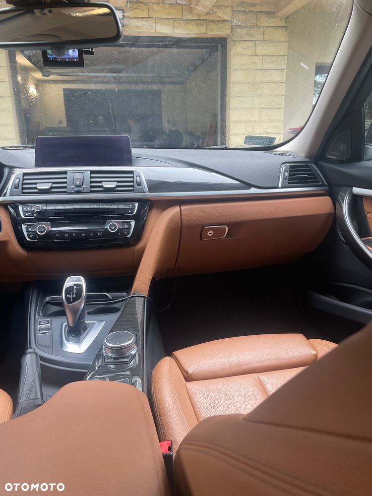 BMW Seria 3 330i GPF xDrive - 6