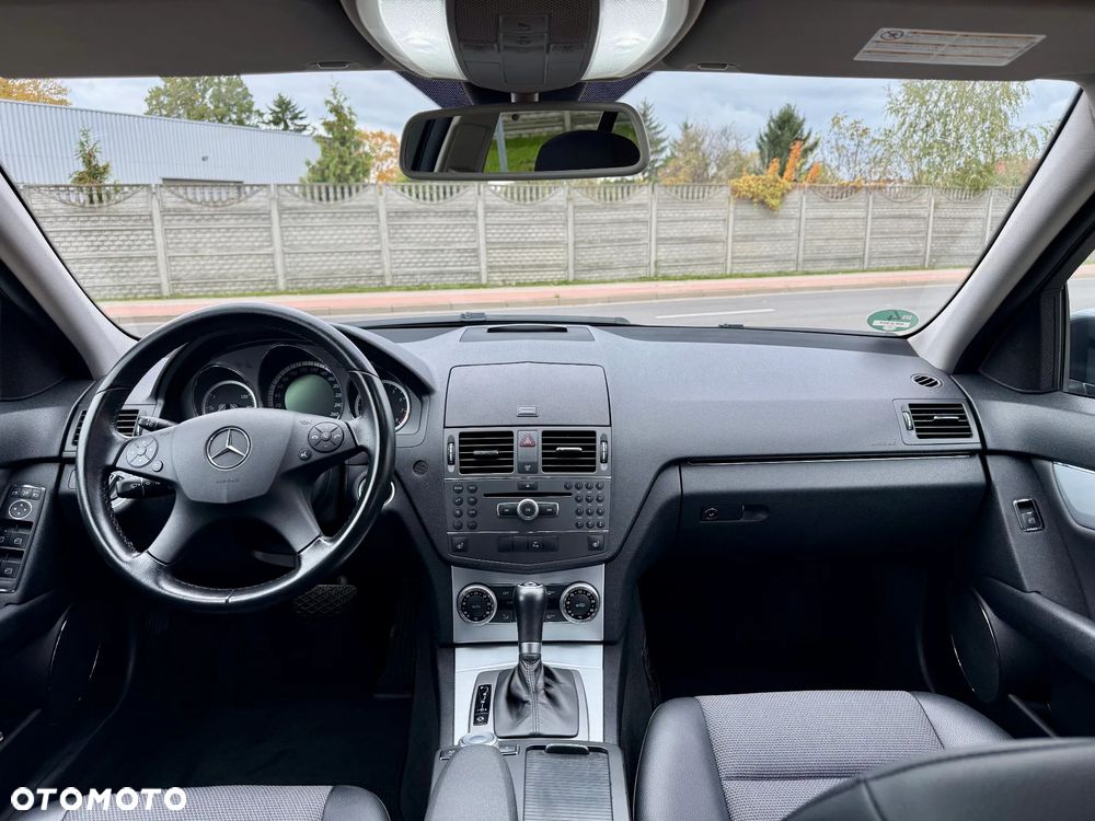 Mercedes-Benz Klasa C 250 CGI T Automatik BlueEFFICIENCY Avantgarde - 8