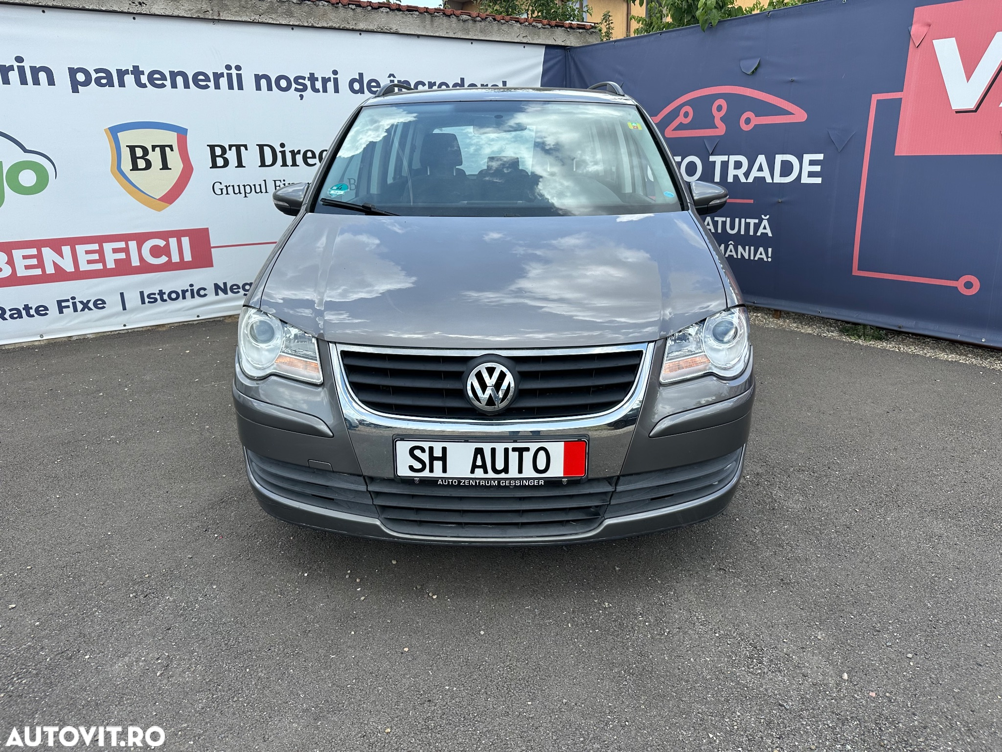 Volkswagen Touran 1.6 Trendline - 2