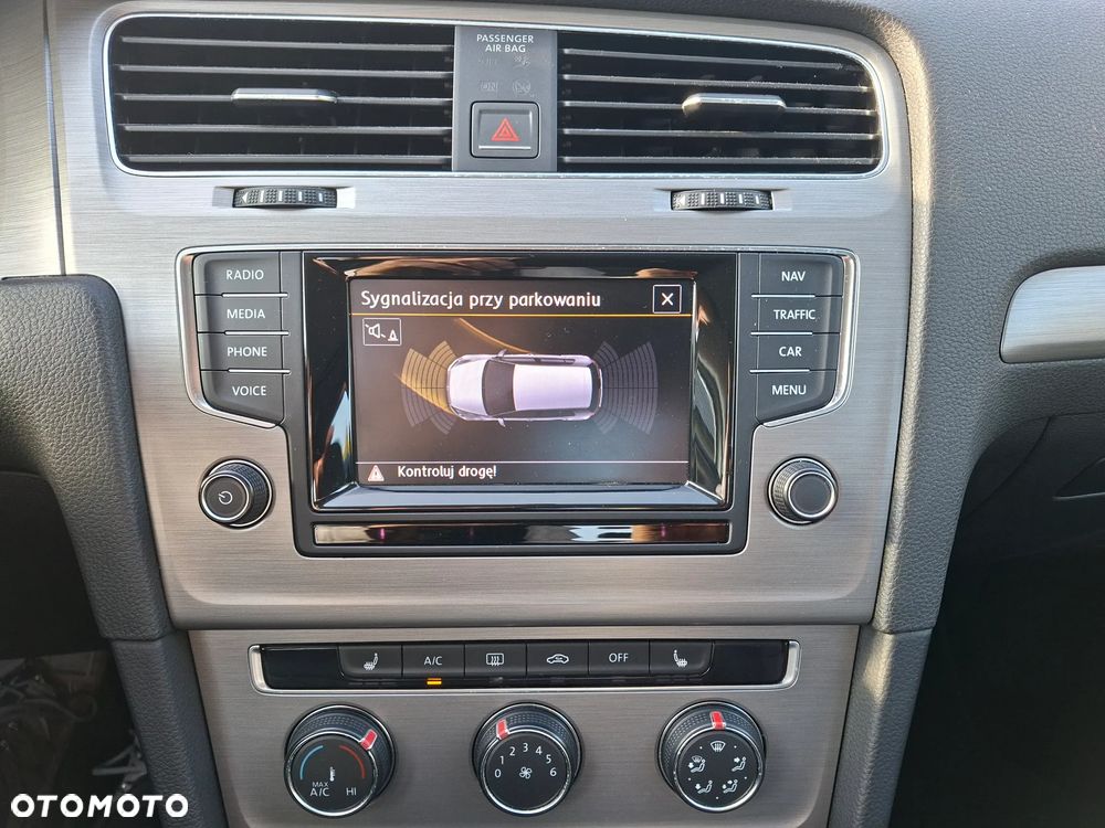Volkswagen Golf - 26