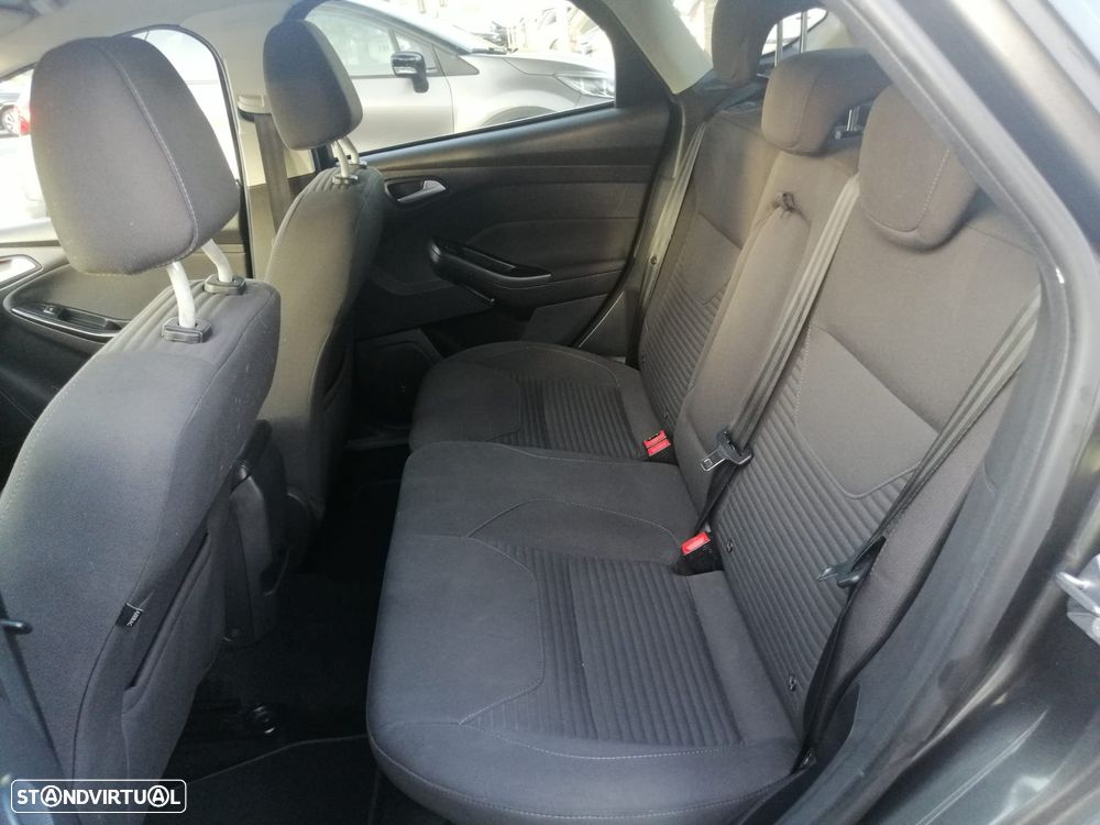 Ford Focus 1.0 SCTi Titanium - 12