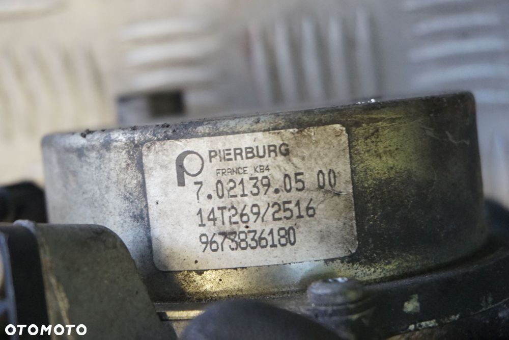 POMPA VACUM KUGA I MK1 2.0 TDCI 9673836180 FORD 2008-2013 - 5