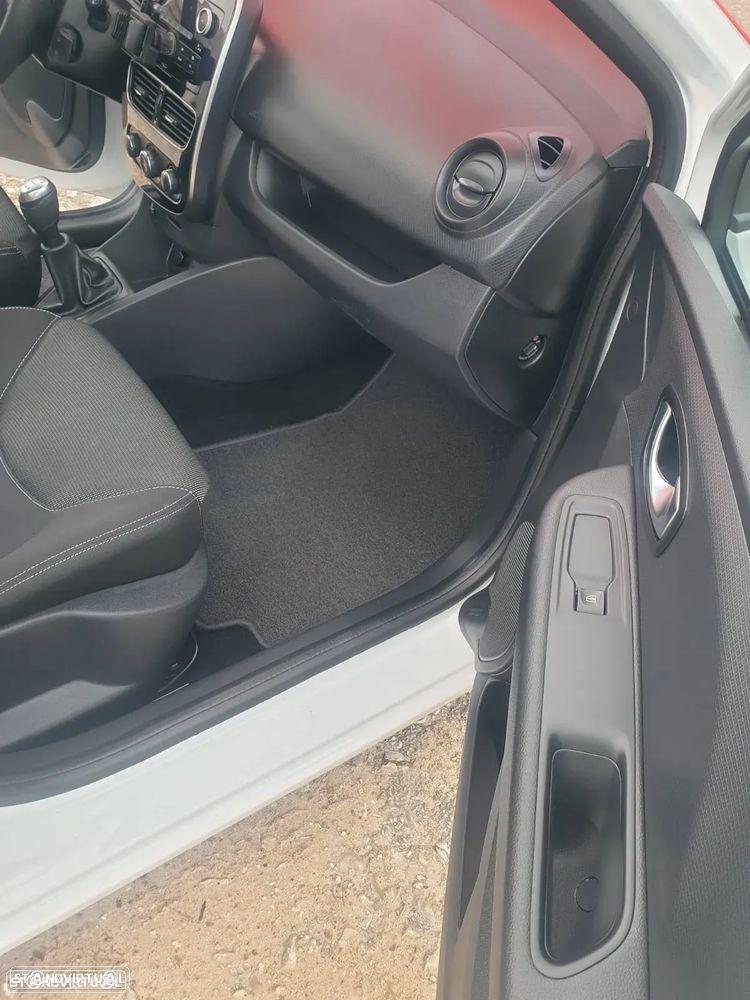 Renault Clio Zen Iva Dedutível - 16