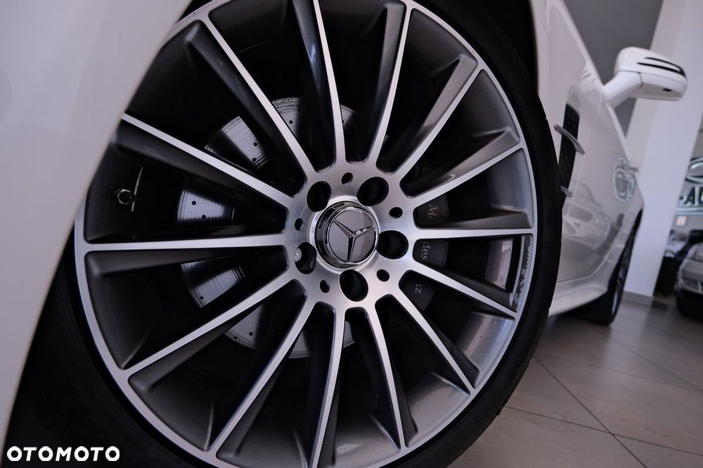 Mercedes-Benz SL - 21