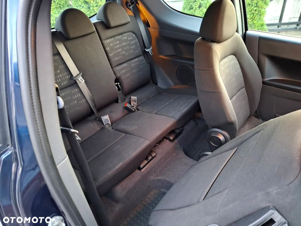 Mitsubishi Colt - 16