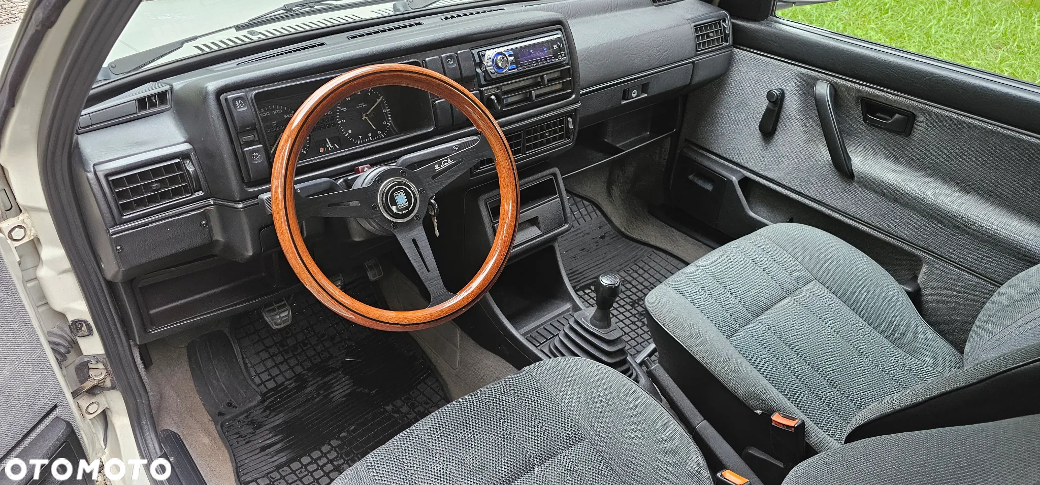 Volkswagen Jetta - 12