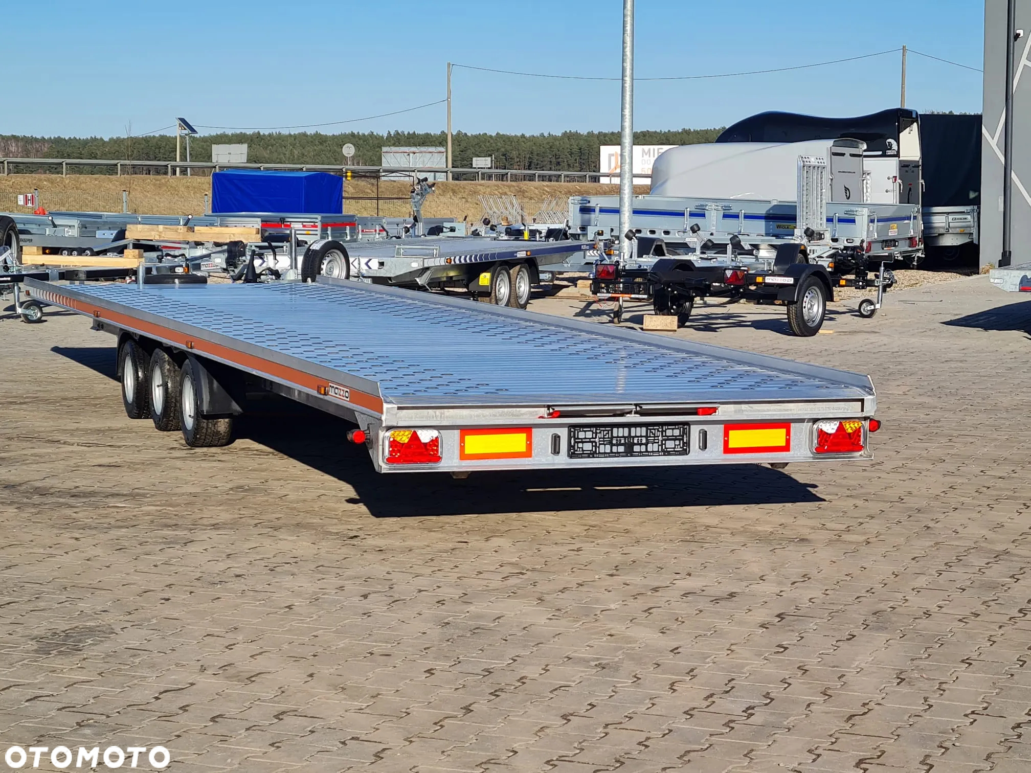 Gromex Dostawa Laweta aluminiowa 850x210cm DMC3500kg platforma na 2 auta OŚWIETLENIE LED - 4